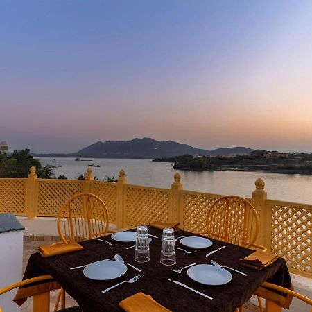 Отель Haveli Jai Durga At Pichola Lake Удайпур Экстерьер фото